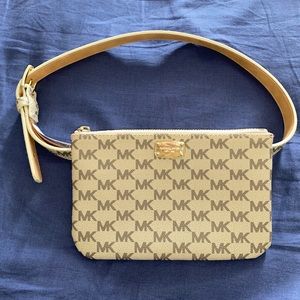 Micheal Kors fanny pack
